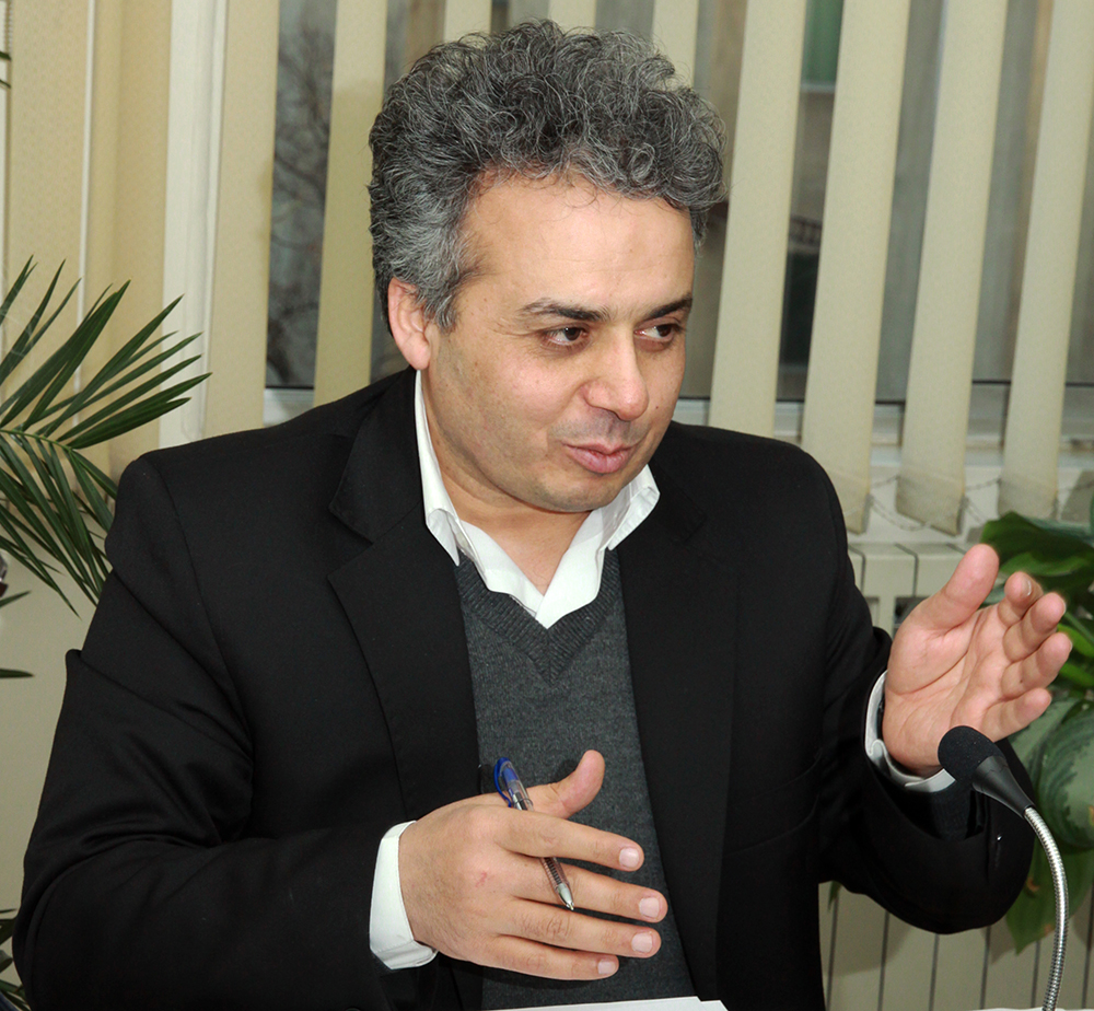 توسعه گزارشگری با کیفیت؛ گفتگو با آقای دکتر علی رحمانی، نشریه شماره 93