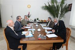 میزگرد: آقایان اسکندربیاتی، حاجیان، مکرمی، مشیرزاده، شمس احمدی و خانم دکتر مداحی، نشریه 94