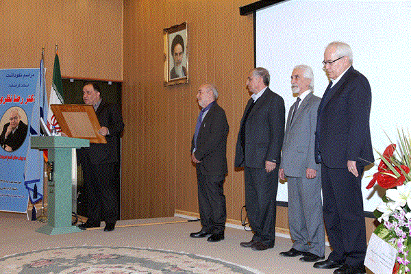 تجلیل از دکتر نظری