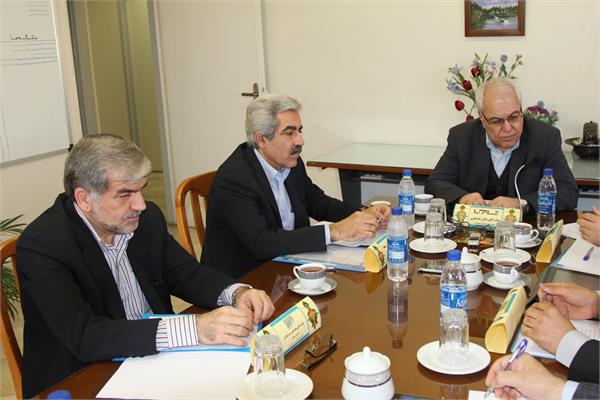 آقایان دکتر نظری، شلیله، شیرخوانی