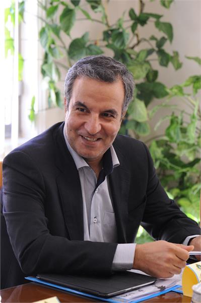 آقای کیومرث داوودی