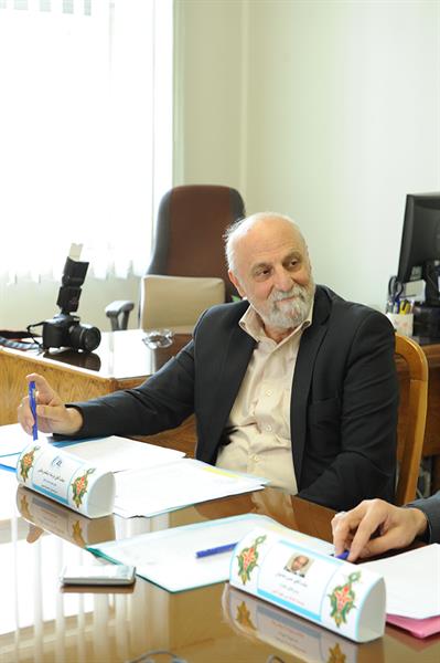 میزگرد: آقای اسکندربیاتی، نشریه 94