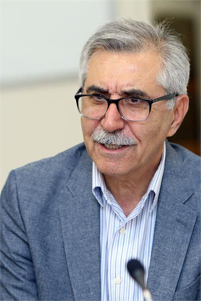 آقای دکتر مکرمی