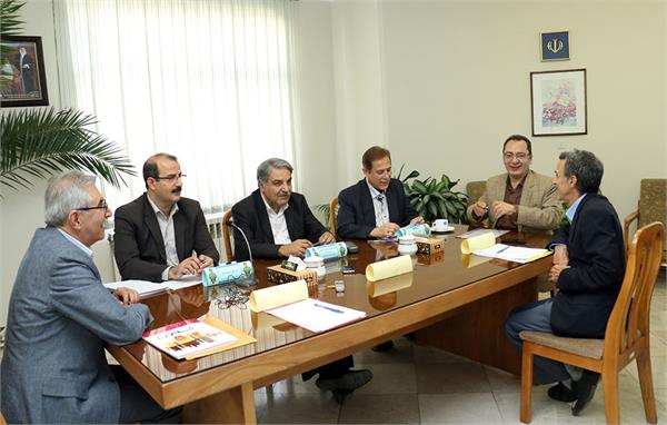 آقایان دکتر مکرمی، نیکوکار، صفار، شمس احمدی، عبدی، نعمت پژوه