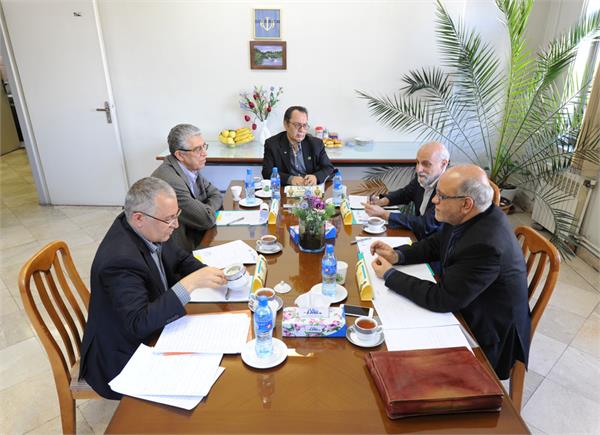 آقایان دکتر عزیزی، اسکندربیاتی، صفار، زندی، محامی