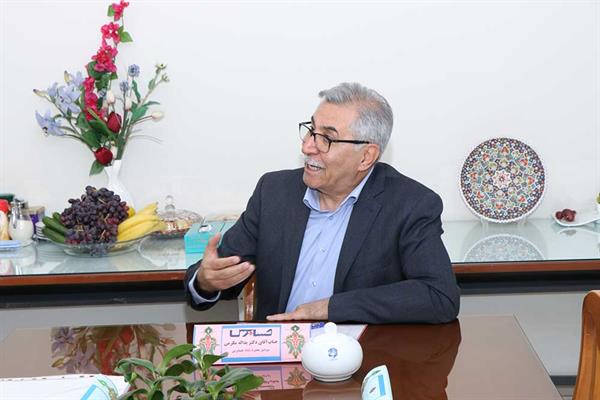 آقای دکتر مکرمی، میزگرد 98